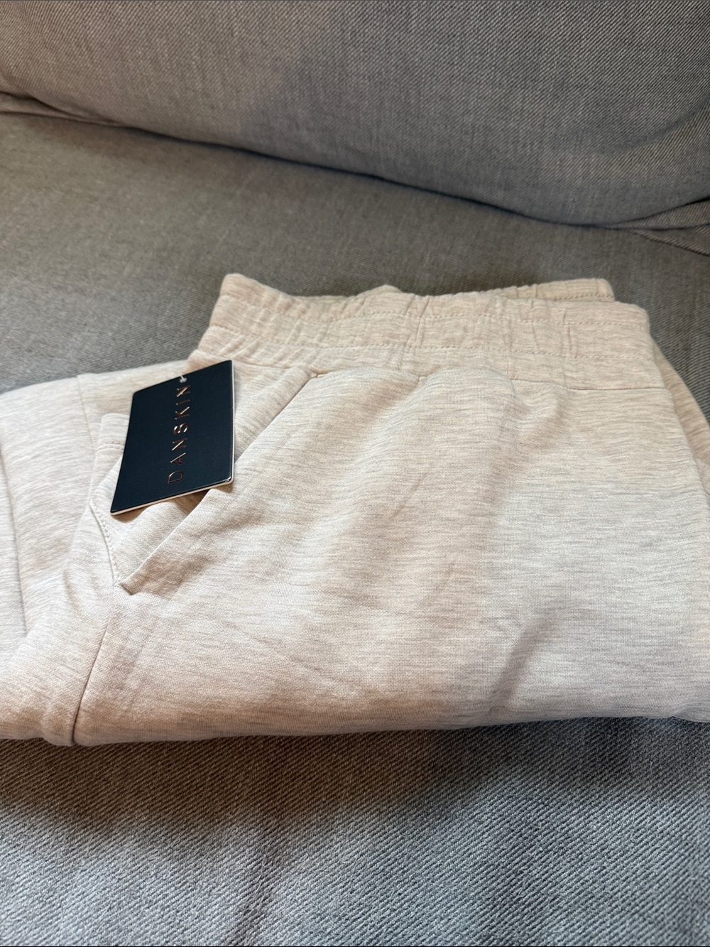 NWT Danskin Cream-Blend Luxe Cropped Gaucho XL
